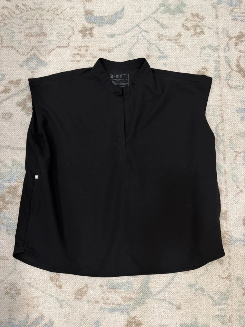 Figs Womens Rafaela Oversized Scrub Top - Picture 1 of 5